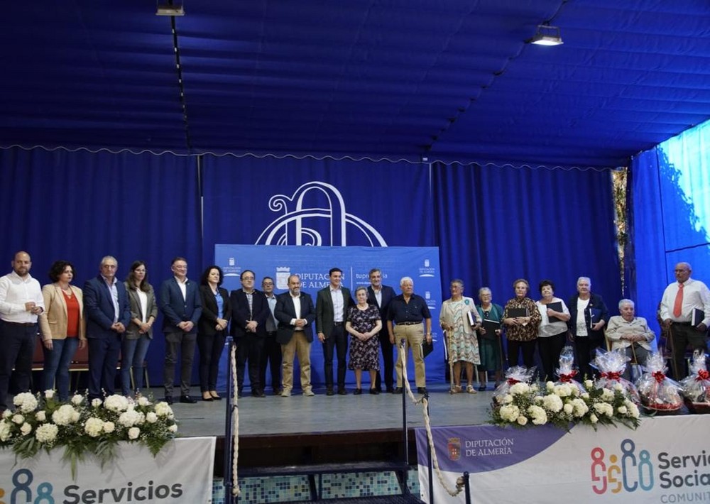 Diputación homenajea en Dalías a los mayores de la Alpujarra con motivo de su  gran día