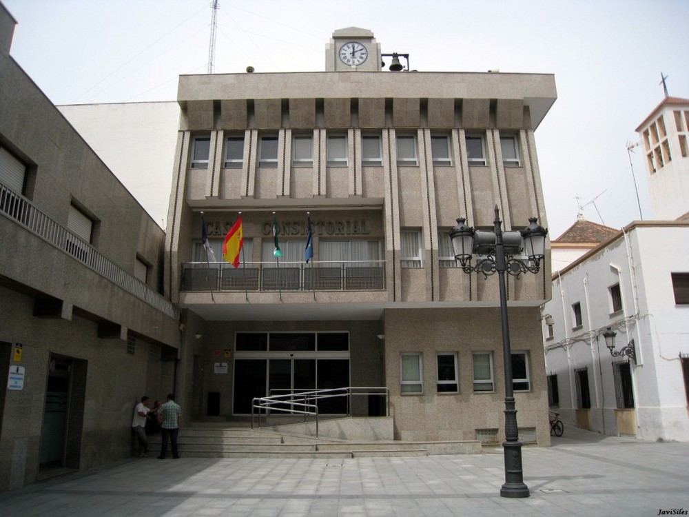 UGT exige al concejal de Turismo de Roquetas que retire las acusaciones por falsificación de su firma