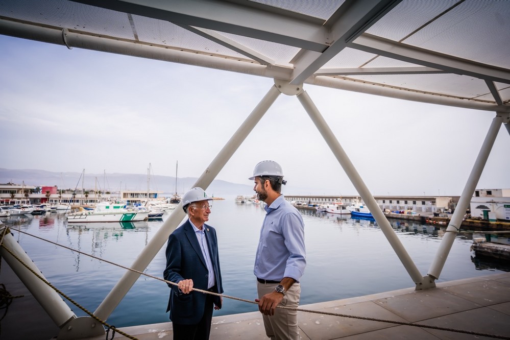 Fernández-Pacheco visita las obras de integración  puerto-ciudad de Roquetas de Mar, que estarán  listas “antes de terminar el año”