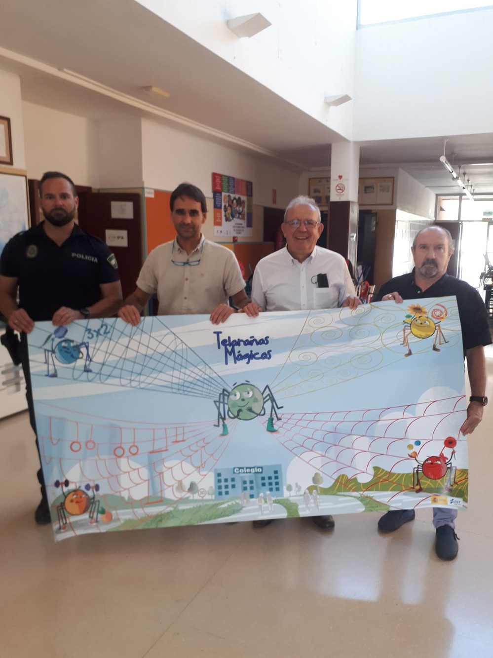 El CEIP Saint Sylvain D´Anjou, uno de los cuatro colegios de la provincia que se acogen a la campaña 'Telarañas Mágicas' de la DGT