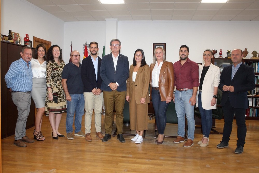 Manuel Cortés reorganiza su equipo de Gobierno tras la entrada de la nueva concejala, Melody Rodríguez