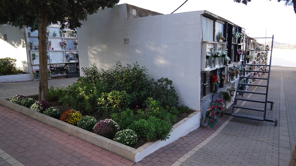 Los cementerios de Berja, a punto para el día de Todos los Santos