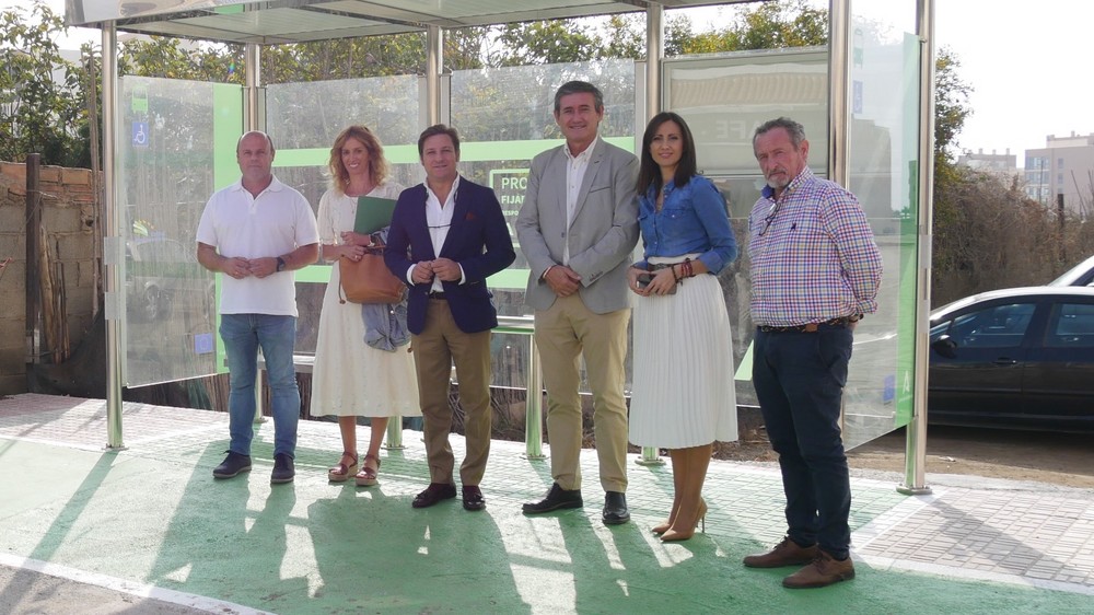 El Consorcio de Transporte mejora la seguridad de la parada de bus de Adra