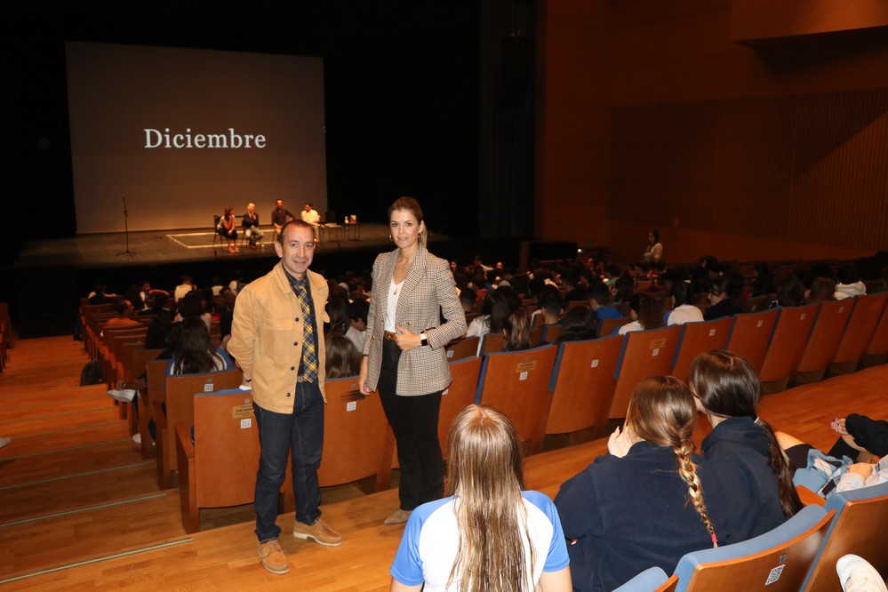 1.000 estudiantes reflexionan sobre las adicciones con la obra ‘Diciembre’