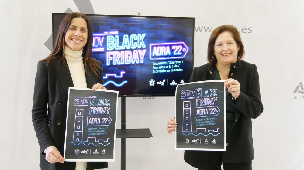 Descuentos y sorpresas en el comercio local de Adra y animación en la calle para celebrar el Black Friday