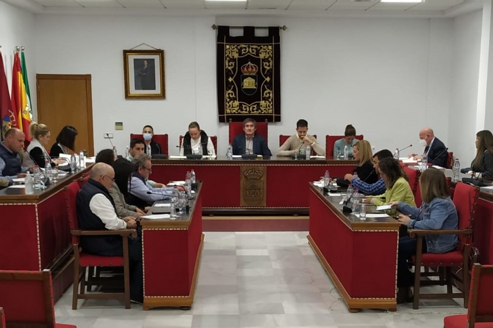 Ayuntamiento de Adra da luz verde a la bonificación del 95% en el IBI a tres nuevas viviendas turísticas