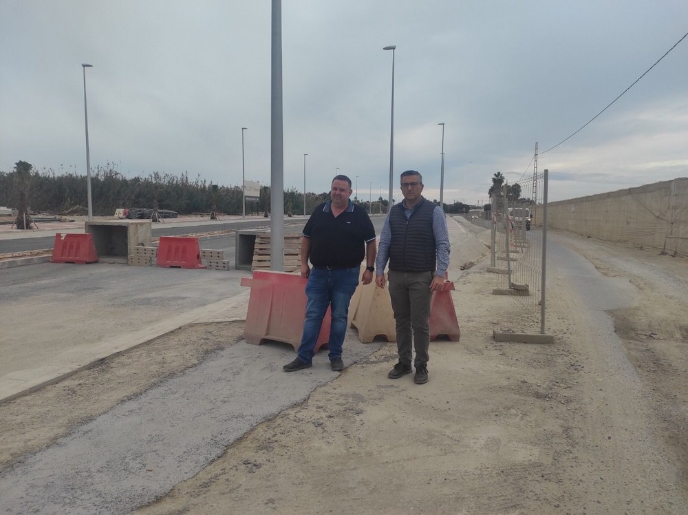 VOX pide al gobierno ejidense que acelere los trámites para abrir la carretera que comunica la Avenida de la Sal del Lago Victoria con la rotonda del CEIP Almerimar