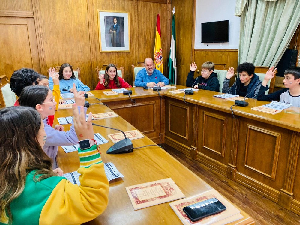 El Ayuntamiento de Dalías celebra el Pleno Escolar Municipal con motivo del Día de la Constitución