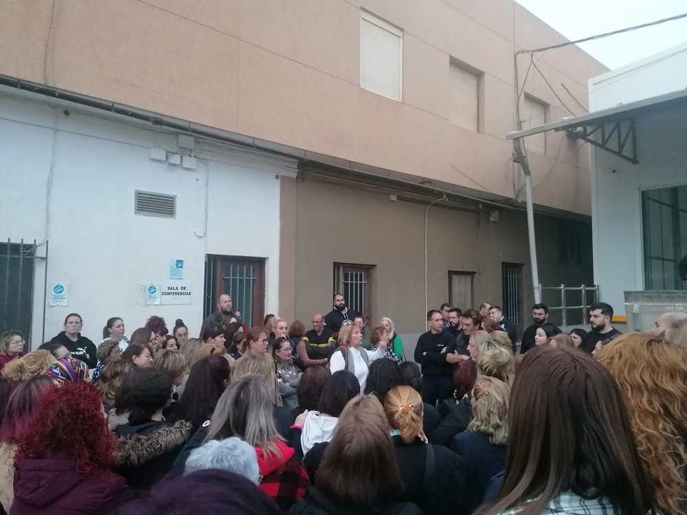 La CNT denuncia que Agrupaadra cierra y deja en el limbo legal a la plantilla