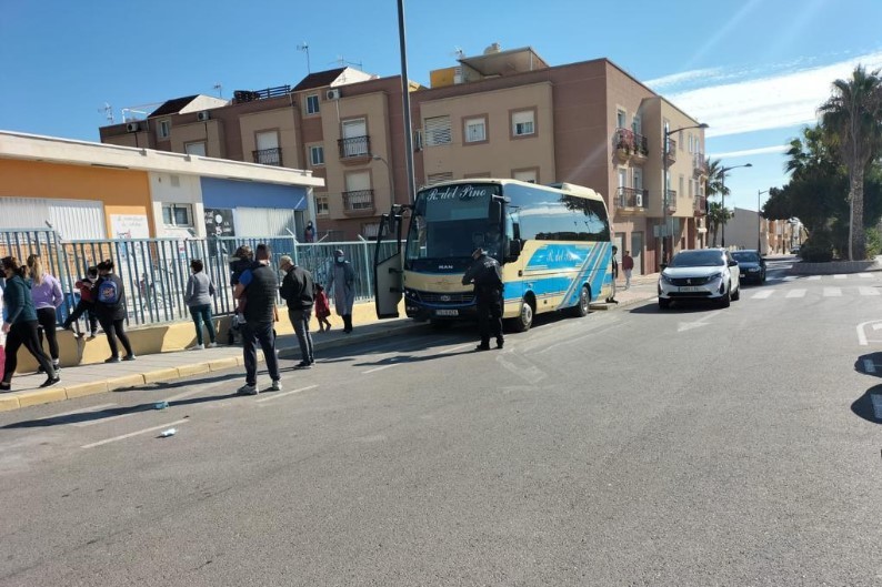 El Ayuntamiento de Vícar se adhiere a una nueva campaña de inspección del transporte escolar de la DGT
