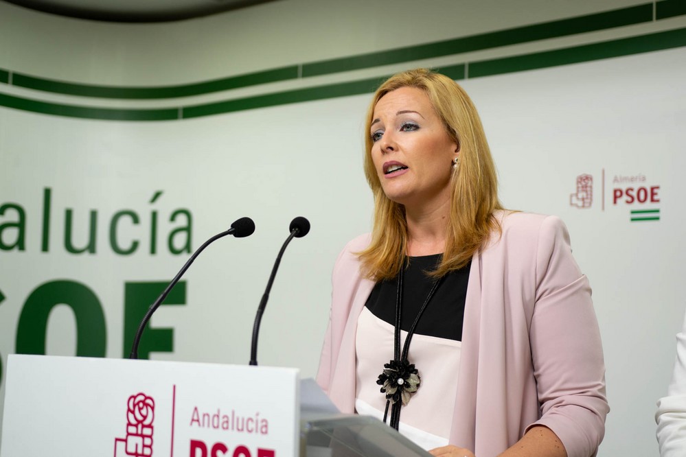 El PSOE de Adra acusa al alcalde de mantener ocultos en un cajón 8 millones de euros deuda