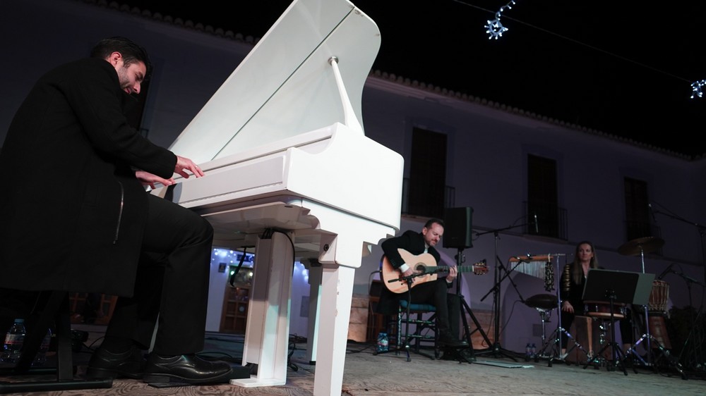 El pianista Diego Valdivia cautiva al público virgitano con su concierto de Navidad
