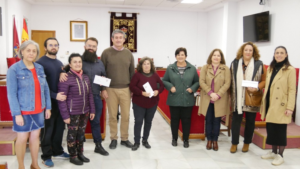 Manuel Cortés entrega los premios a los ganadores del XXVIII Concurso Local de Belenes