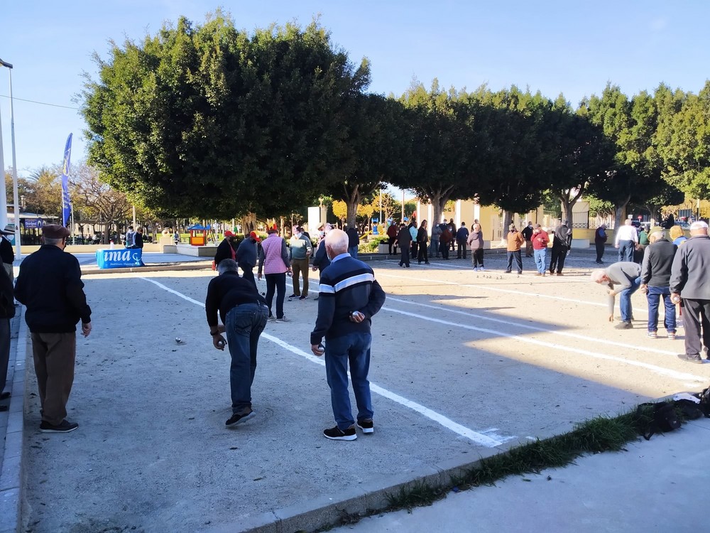 El IMD pone en marcha las ligas municipales de pádel de adultos y de petanca de clubes de mayores que se disputarán hasta el próximo mes de mayo