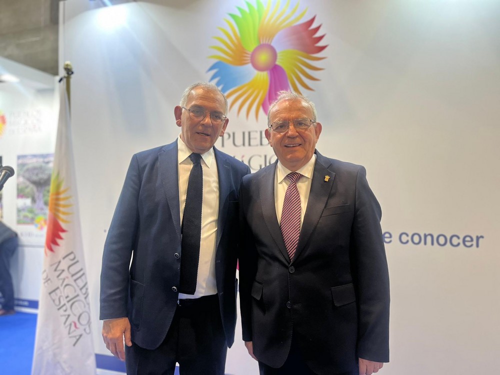 Vícar presenta ‘El Mirador de los dos mares’ en el stand de la Red Española de Pueblos Mágicos en Fitur 2023