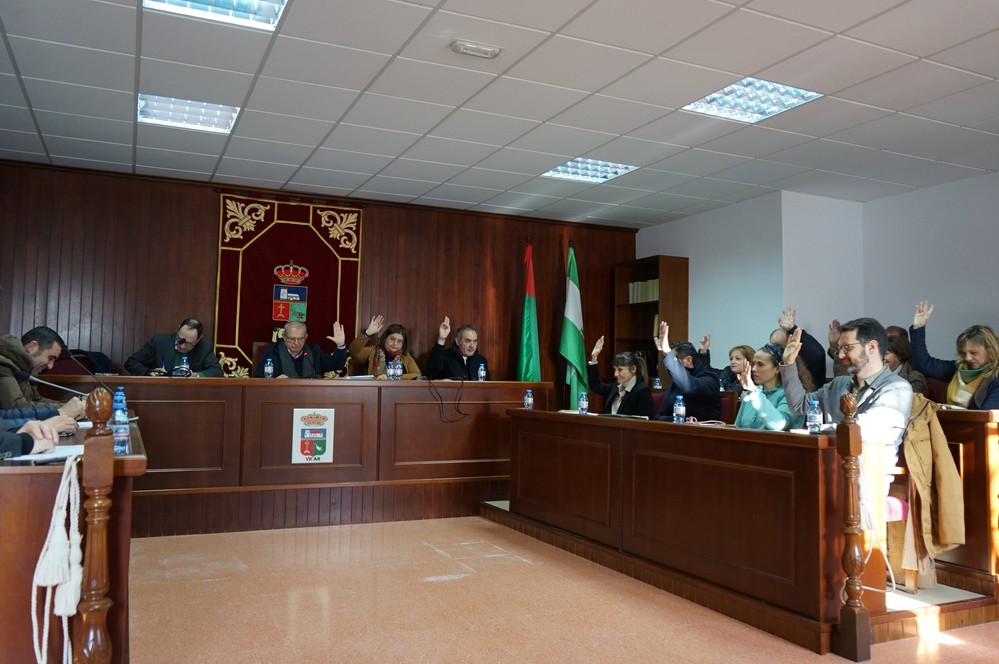 El Ayuntamiento de  Vícar modifica su planeamiento para que se puedan abrir establecimientos comerciales en La Envía