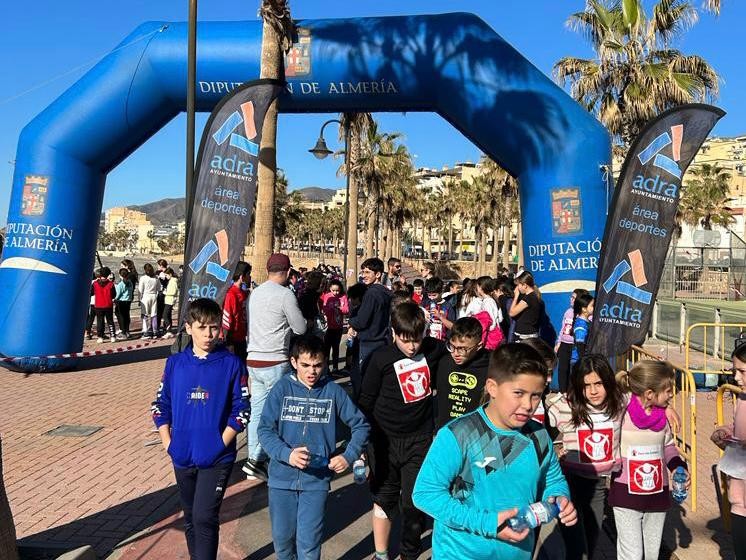 El alumnado del CEIP Mare Nostrum celebran una carrera solidaria a favor de la ONG por la infancia ‘Save the Children’