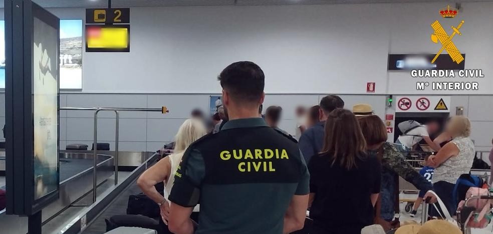 Vuelven a detener a la mujer que intentó llevar al extranjero a una menor en Berja