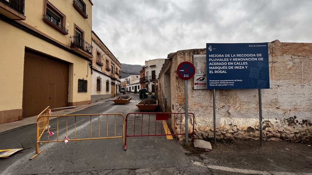 El Ayuntamiento de Berja prosigue con la instalación de imbornales