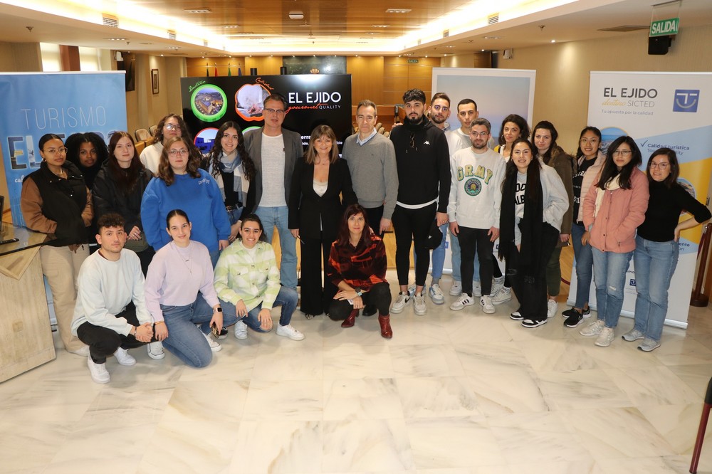 Alumnos de la UAL se interesan por El Ejido como un destino turístico de calidad