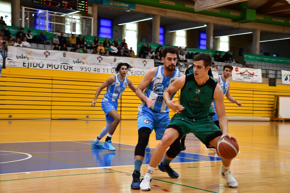 Vikingos Syngenta tiene en bandeja la permanencia tras vencer a Novaschool 62-76