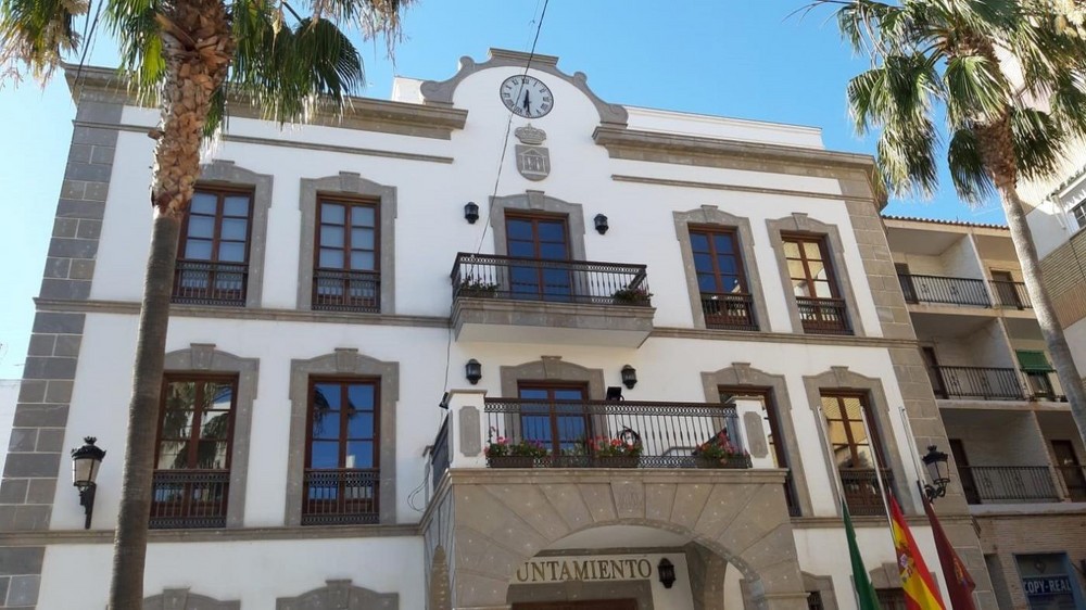 La Escuela de Familia de Adra celebra el café-coloquio ‘En esta casa no habrá más violencia’
