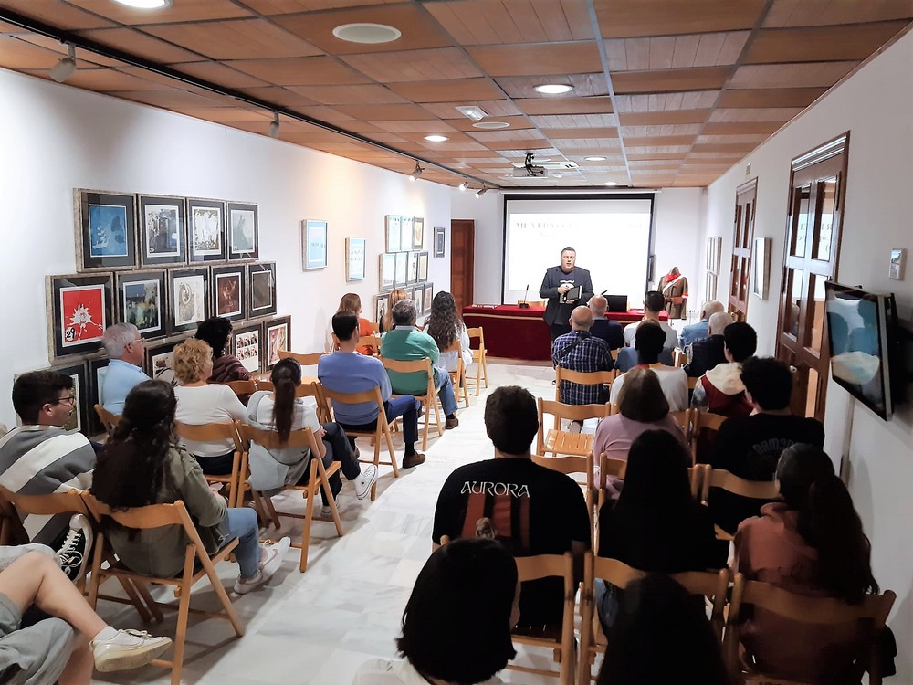 Francisco Jesús Martín cierra el ciclo de conferencias del IV Encuentro con la Historia de Roquetas de Mar