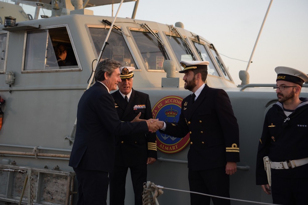 El Patrullero ‘Formentor’ hace escala en el Puerto de Adra