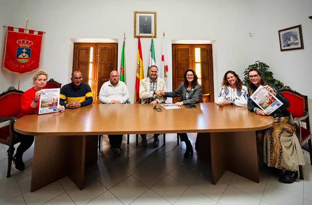 El Ayuntamiento de Felix hace entrega de la recaudación de la I Carrera Solidaria “Juan Miguel Romo” a Dárata