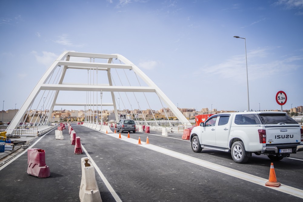 Gabriel Amat y Javier A. García hacen una visita técnica al Puente del Cañuelo, por el que ya se puede circular