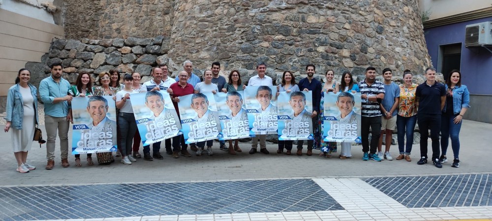 Partido Popular de Adra comienza la campaña electoral con la tradicional pegada de carteles