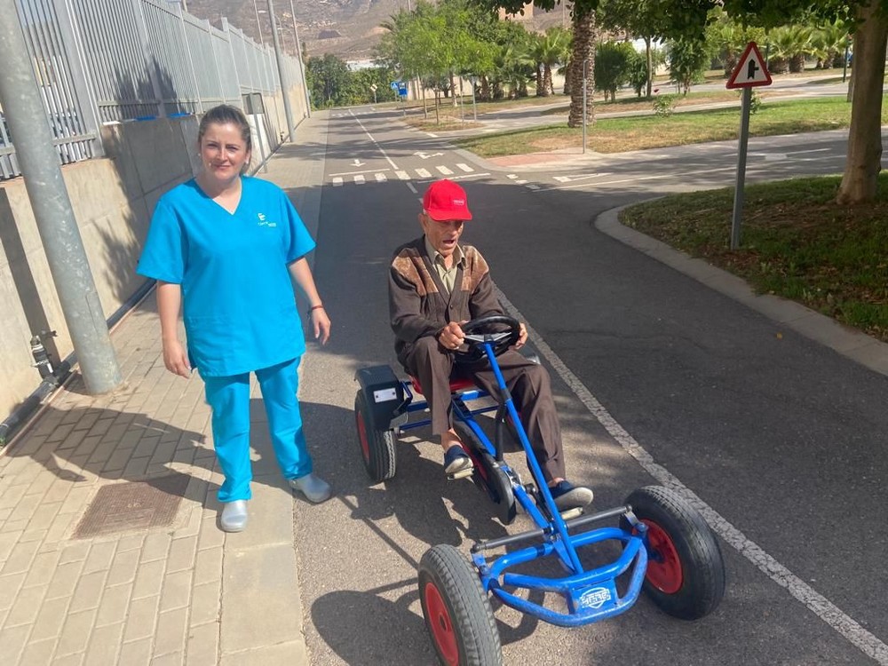 Los centros de mayores de Vícar se acercan también al programa de Educación Vial