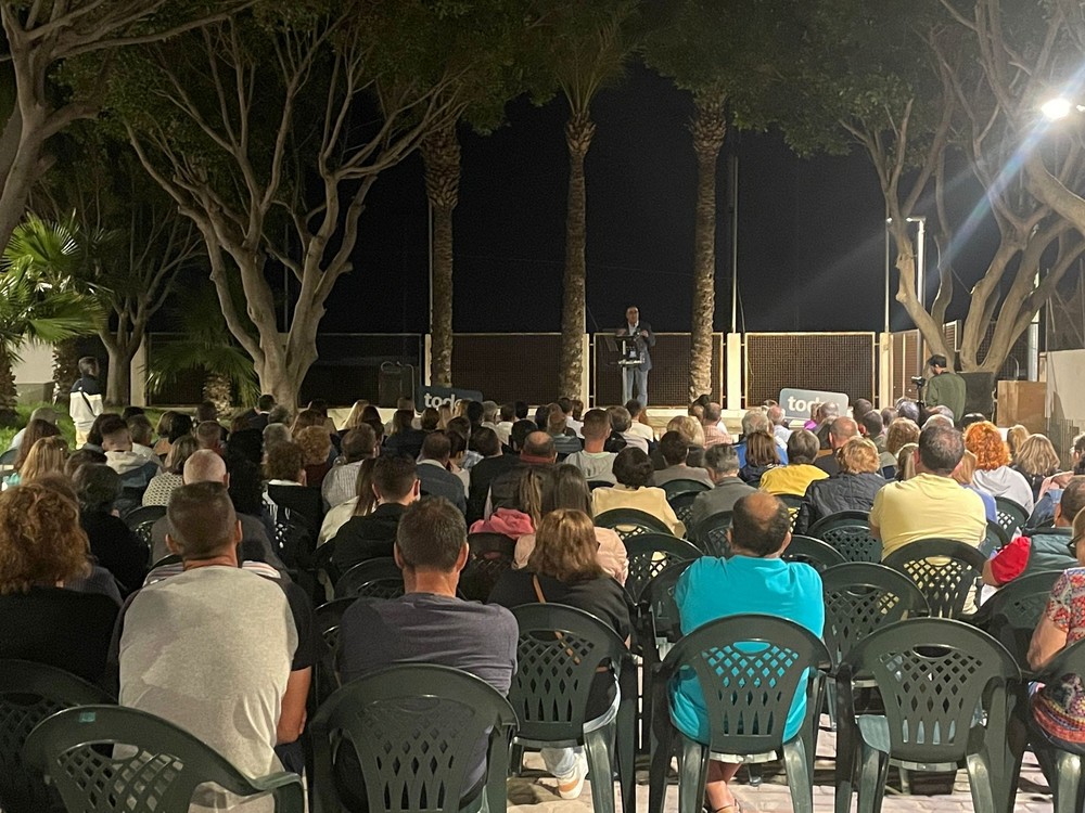 La conexión a la desaladora y la recuperación de servicios sanitarios, entre los retos de José Miguel Hernández para un nuevo mandato