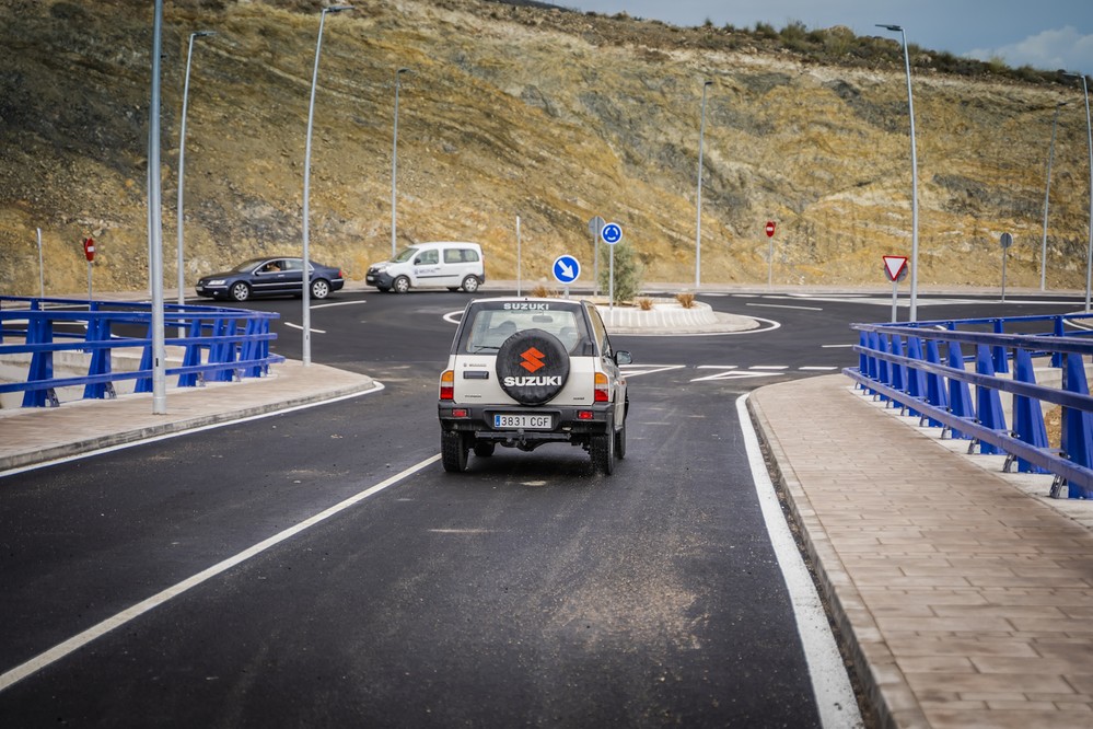 Abre al tráfico rodado el puente que conecta la calle Galán para facilitar la entrada y salida de Aguadulce