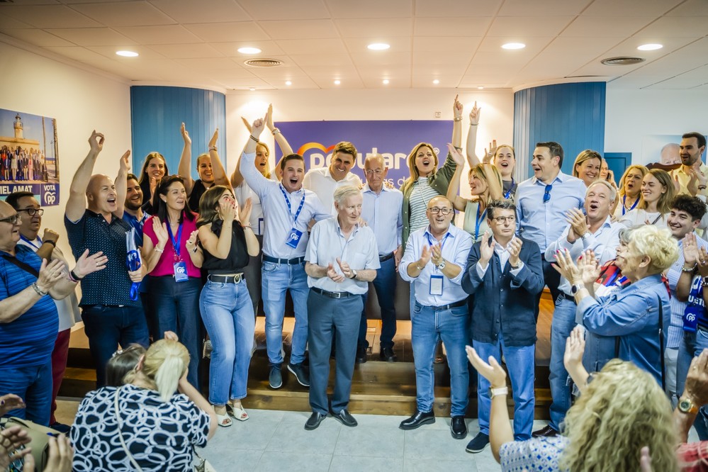 Gabriel Amat logra la mayoría absoluta y consigue 15 de los 27 concejales “para seguir haciendo ciudad”