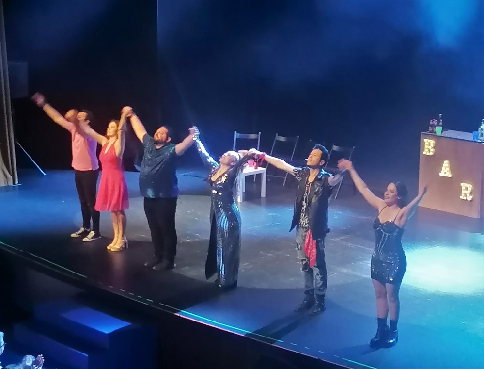 La música de los 80 y 90 provoca triunfa entre el público en el Auditorio de Roquetas
