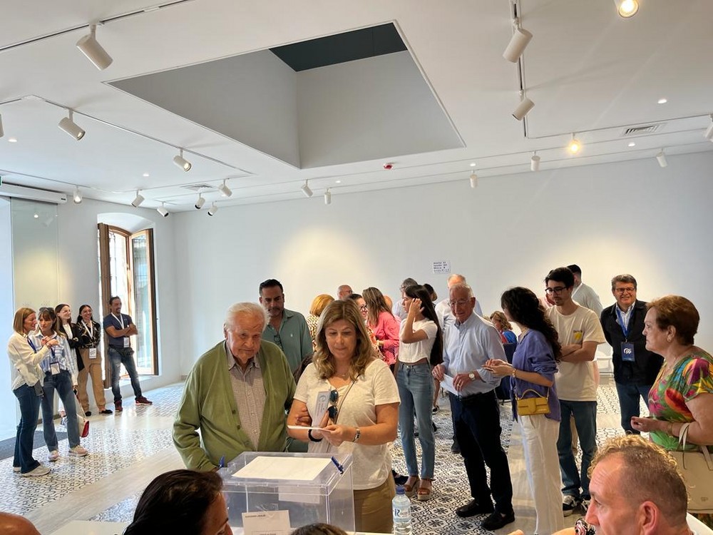 Roquetas aprueba la propuesta para el traslado de 48 mesas electorales a edificios climatizados en la jornada del 23 J