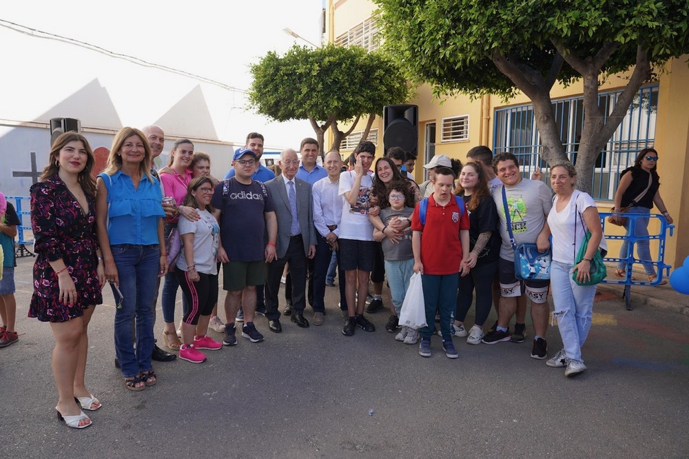 El CEIP Las Lomas organiza un mercadillo solidario a beneficio de AIDA y AMPA La Goleta