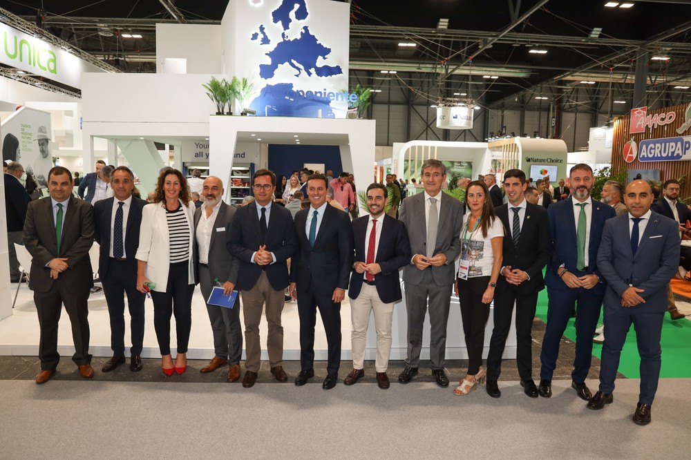 El Ayuntamiento respalda en la feria Fruit Attraction de Madrid a las empresas del sector hortofrutícola de El Ejido