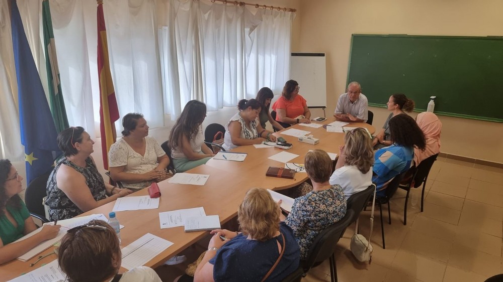 Las AMPAS de Vícar se integran en el Consejo Municipal de la Mujer