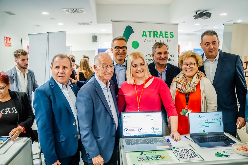 Éxito de participación en la Feria de Empleo de Roquetas de Mar impulsada por la Cámara, Diputación y Ayuntamiento