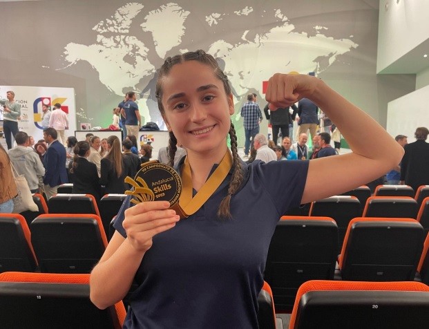 Medalla de oro en Andalucía Skills 2023 para Cristina Vargas del IES Santo Domingo