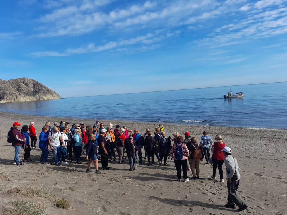 Una ruta a la Playa del Algarrobico, última etapa de la Olimpiada de Mayores