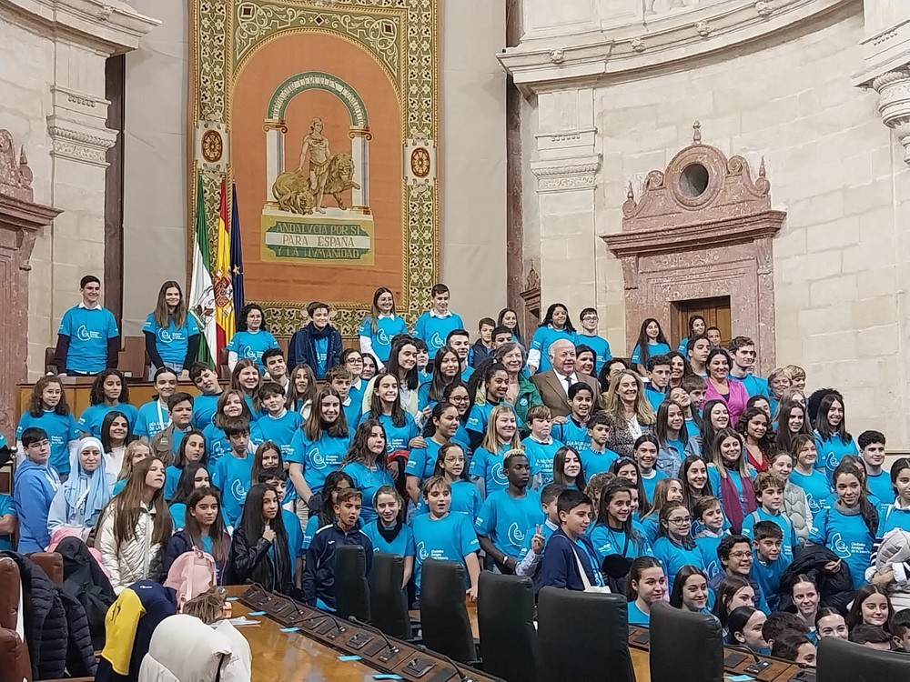 La voz de los niños y jóvenes de Vícar se deja oír en el Parlamento de Andalucía