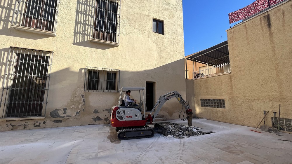 Comienzan las obras para la instalación de un ascensor en la Casa de la Cultura de Berja
