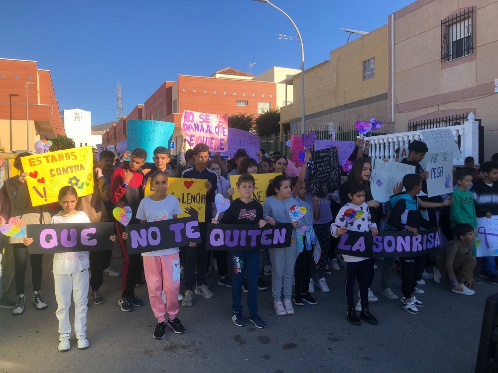 El CEIP La Venta Del Viso realiza marcha en contra de la violencia de género