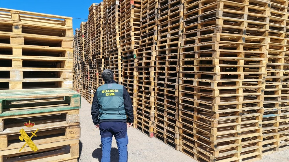 La Guardia Civil detiene en Vícar a tres personas como autores de cinco delitos de robo con Fuerza