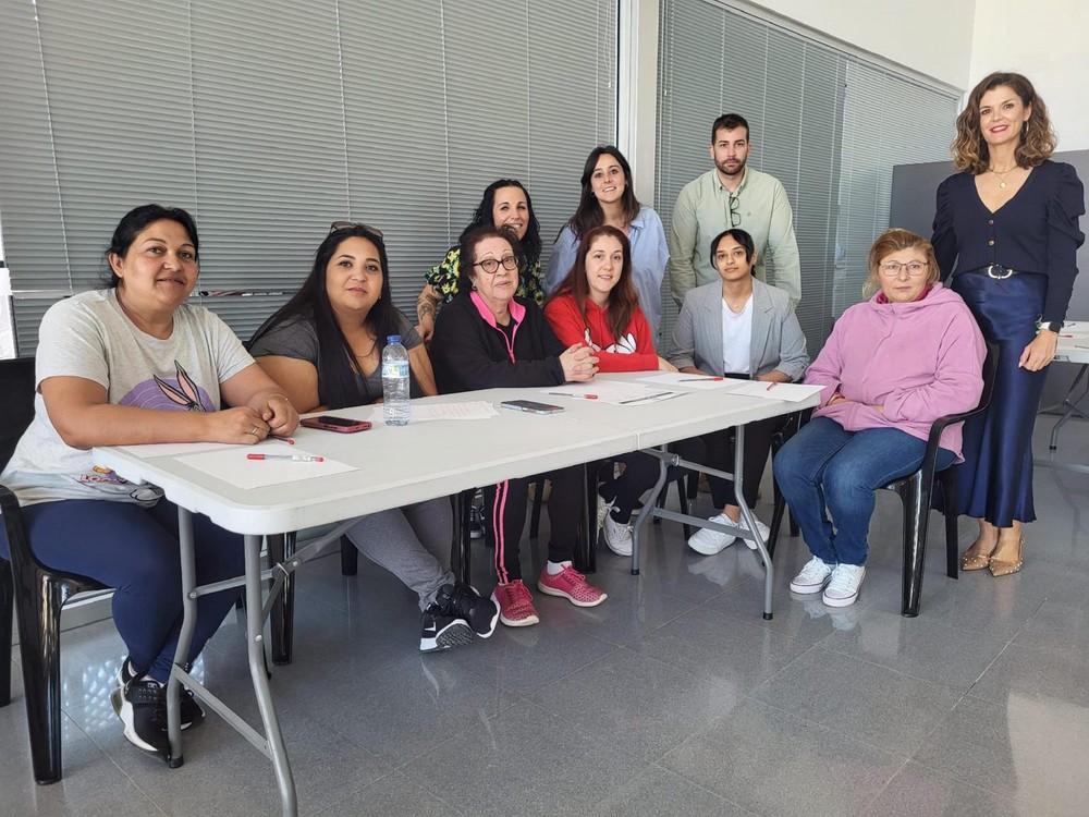  Una veintena de mujeres mejoran su autoestima con el taller ‘Deja oír tu voz, tus emociones y tu cuerpo’