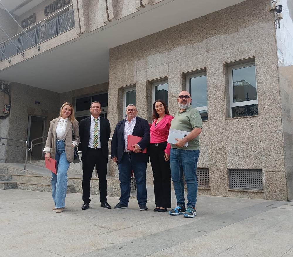 El PSOE denuncia la “ceguera” del PP que niega que exista un problema de inseguridad y mantenimiento en la Plaza de Toros