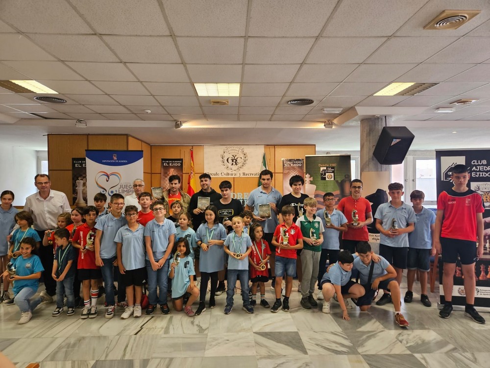 Club Ajedrez El Ejido triunfa en el torneo de promoción